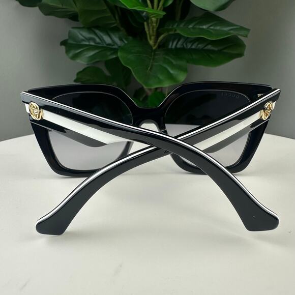 Gucci Women\'s Butterfly Sunglasses Black Frame Grey Gradient Lenses
